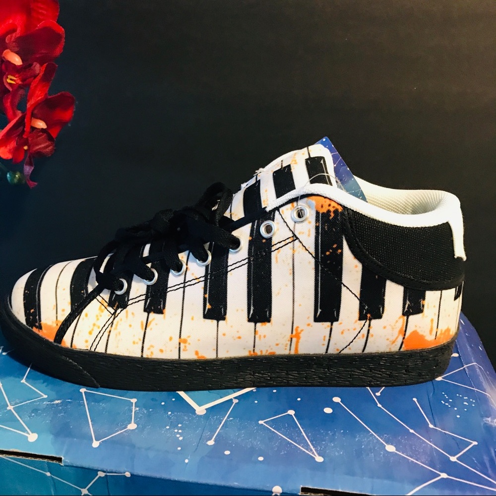NWT- CUSTOM PIANO KEYBOARD CANVAS Chukka Shoes